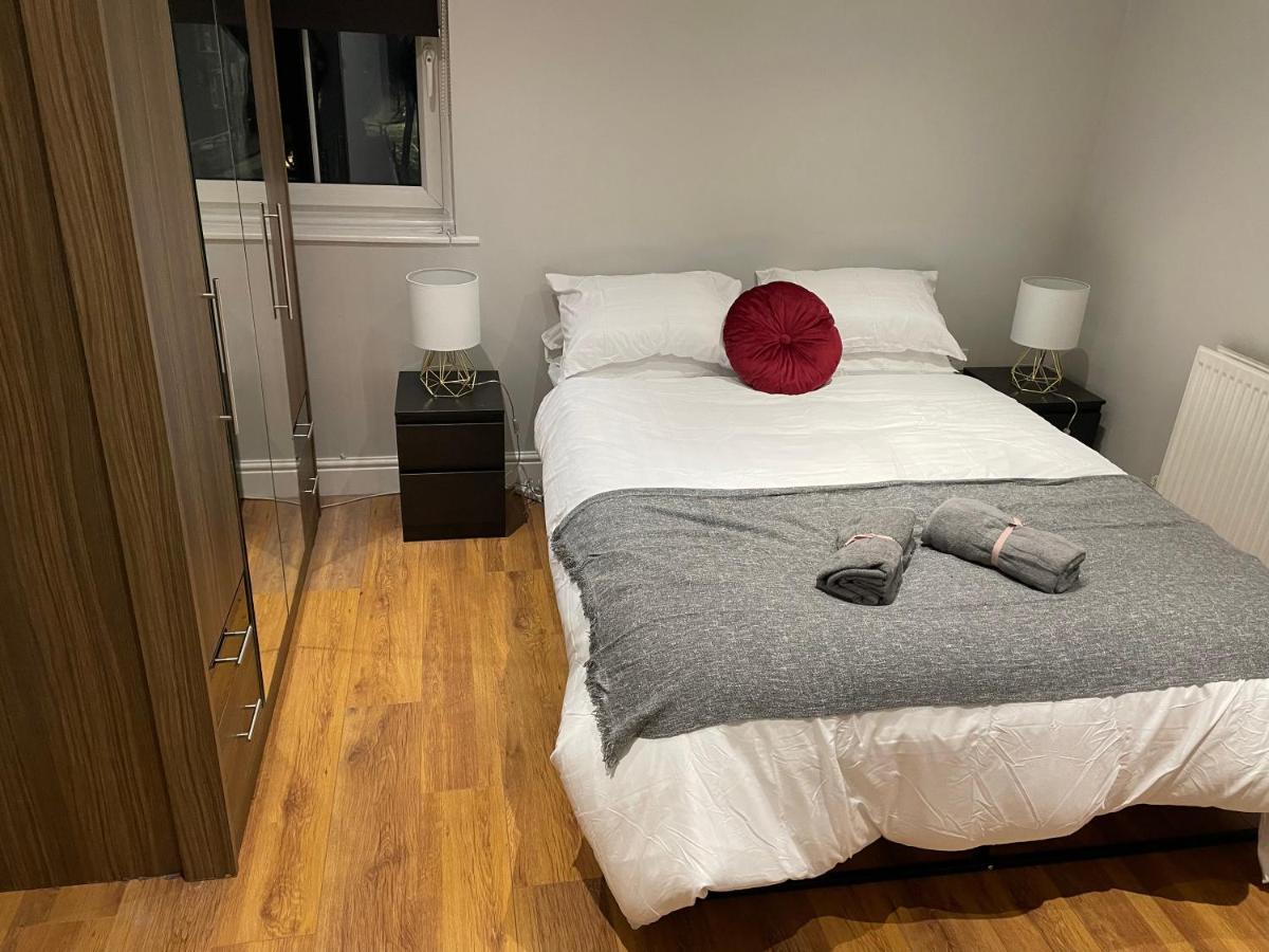 2 Bedroom Apartment Chiswick Park Tube Station London Luaran gambar