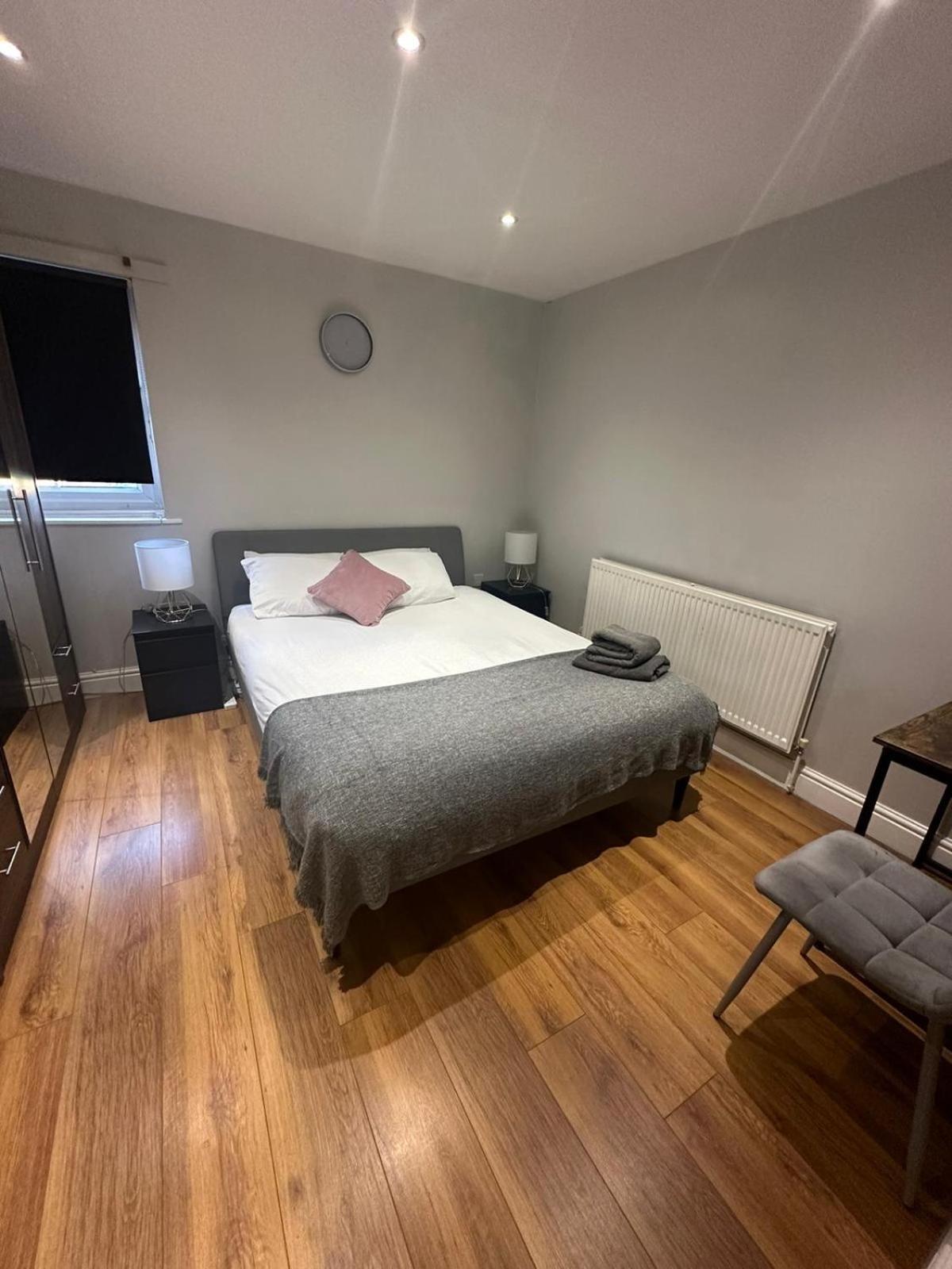 2 Bedroom Apartment Chiswick Park Tube Station London Luaran gambar